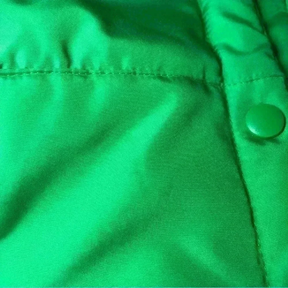 Green IZOD Casual Puffer Snap button closure Vest Size Small two side pockets - Picture 11 of 12